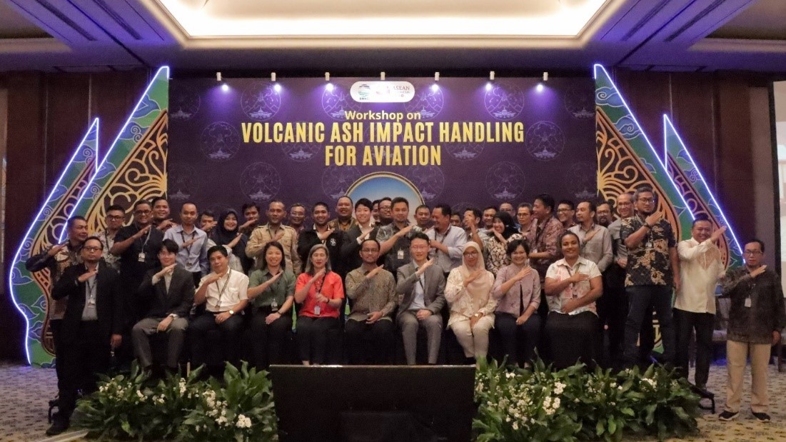 Mr Achadi Subarkah Rahajo, Director of the Centre for Aviation Meteorology of BMKG (first row, sixth from the left), with Mr Wong Chau-ping (first row, seventh from the left) and other workshop participants