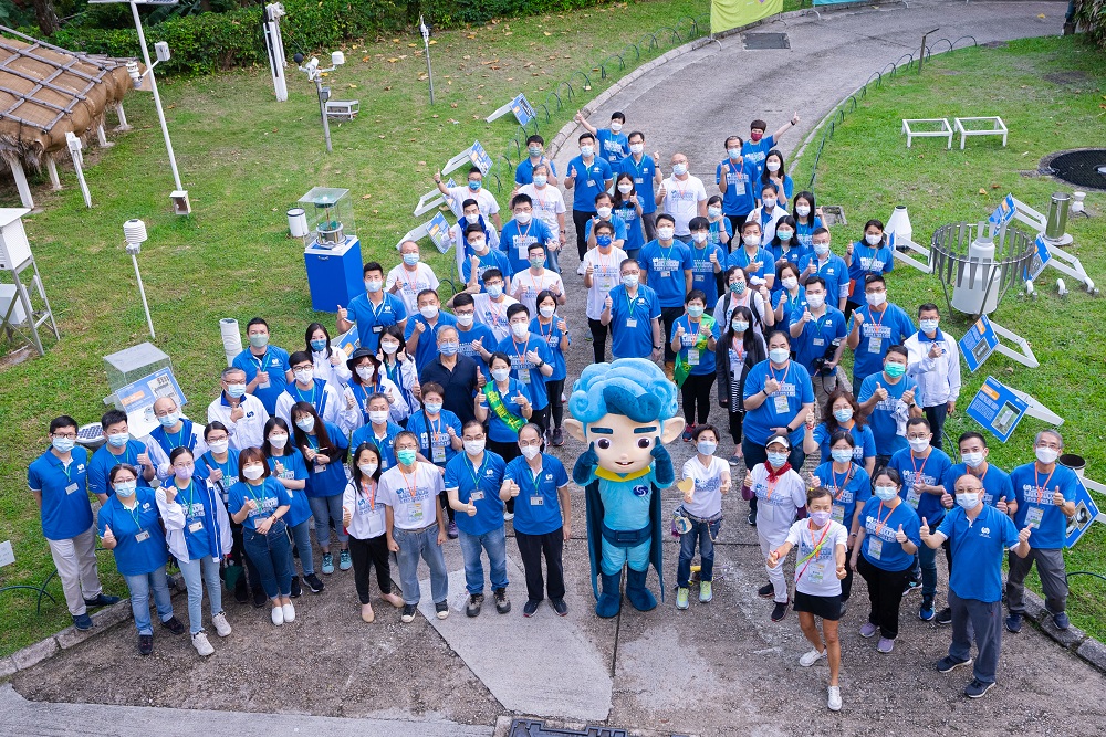 Behind-the-scene support from HKO colleagues and Friends of the Observatory volunteers 