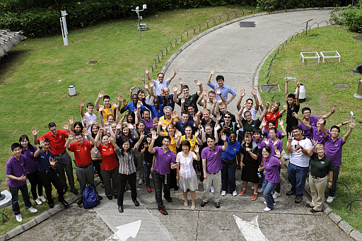 A group photo of the participants of the IACE Programme 2011, members of the Hong Kong Air Cadet Corps and Observatory staff showing the happy moment of the visit