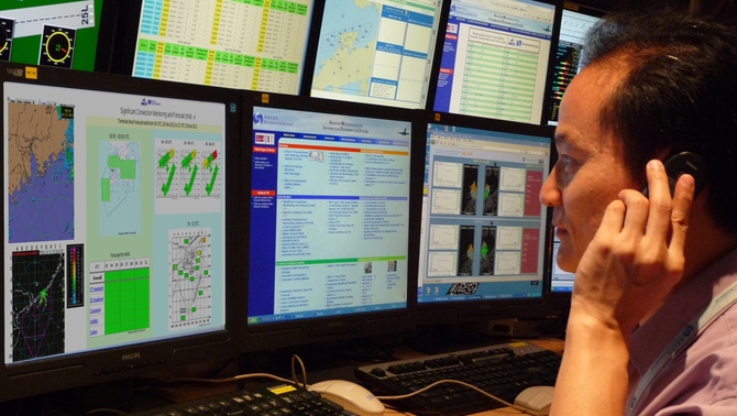 Aviation Forecaster conducting a weather briefing for ATCC