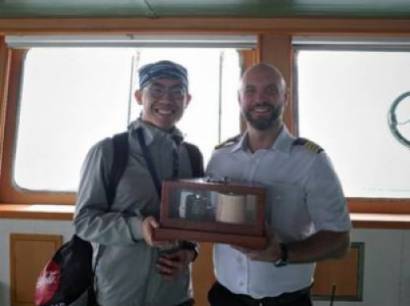 Port Meteorological Officer Visit Aboard Dapeng Moon