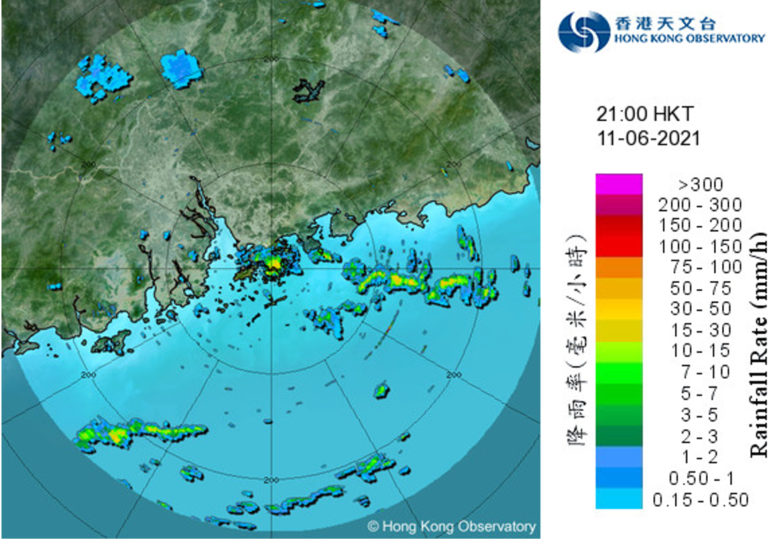 二零二一年六月十一日晚上 9时正的雷达回波图像，当时与小熊相关的外围雨带正影响香港，黄色暴雨警告正在生效。