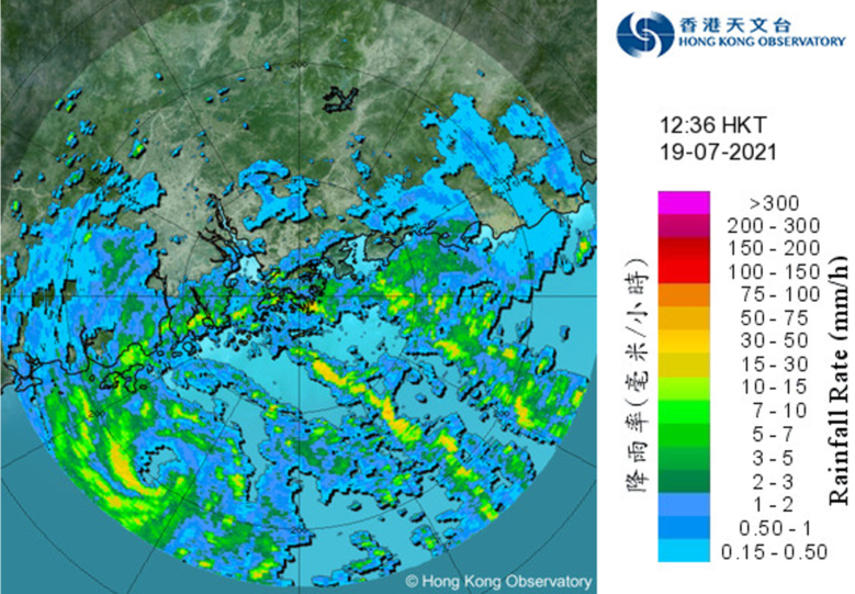 二零二一年七月十九日下午12时36分的雷达回波图像，当时查帕卡的外围雨带正影响广东沿岸及南海北部，黄色暴雨警告正在生效。