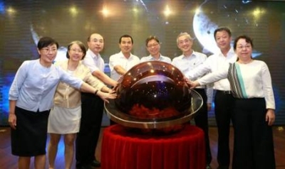 Director of the Hong Kong Observatory, Shun Chi-ming (third right) and other guests officiating at the launch ceremony of the AAMC in Beijing.