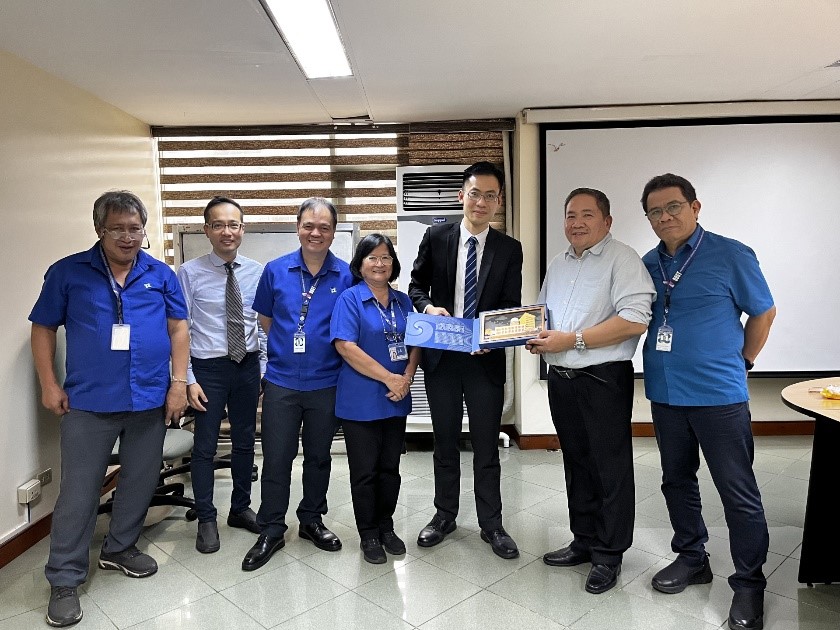 Observatory colleagues together with Dr Nathaniel T. Servando (second from right), Administrator of PAGASA, and other meteorological experts.