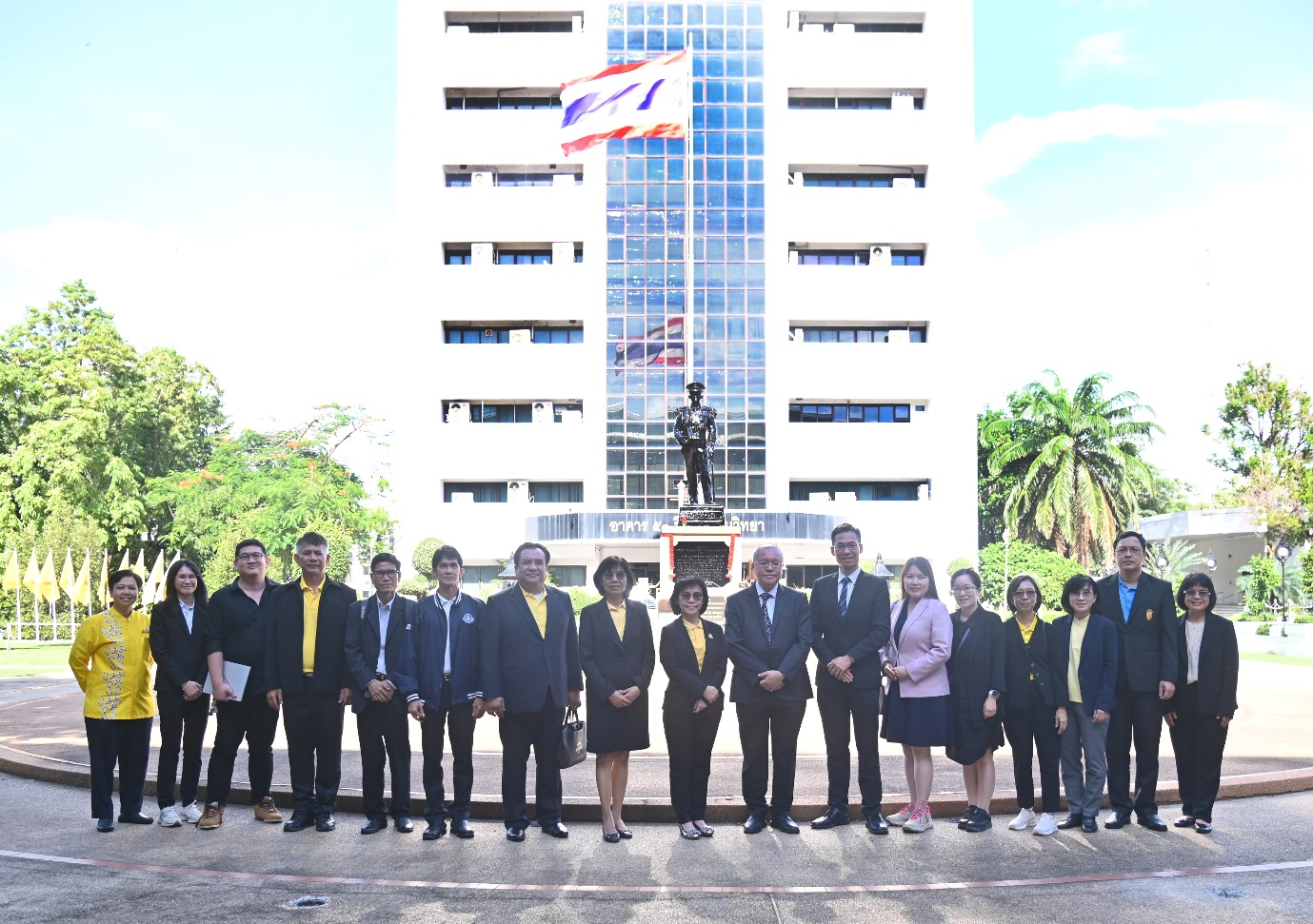 Meeting on meteorological cooperation between Hong Kong Observatory and Thai Meteorological Department in Bangkok