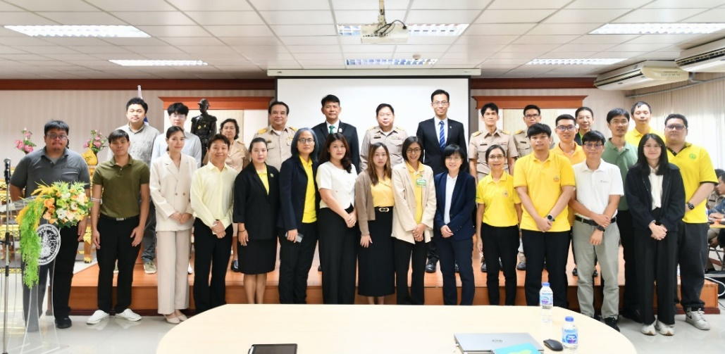 Hong Kong Observatory’s colleague lecturing in Thailand